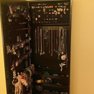 LAST CHANCE!! HUGE Jewelry Lot! Reseller Friendly Bundle. JUNE 22-25 ONLY!!